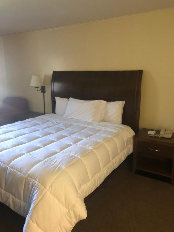Simple Rewards Inn Shelbina Bagian luar foto