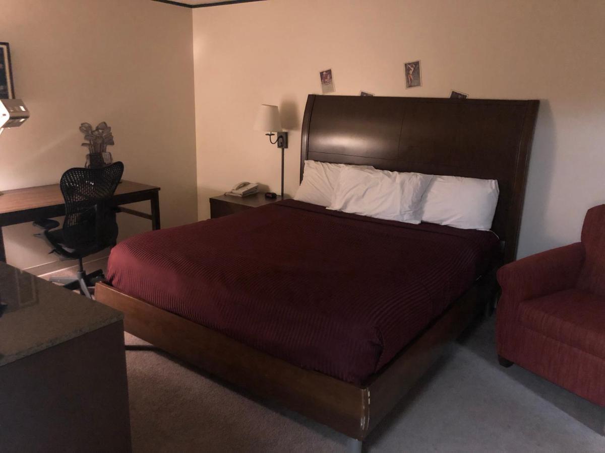 Simple Rewards Inn Shelbina Bagian luar foto