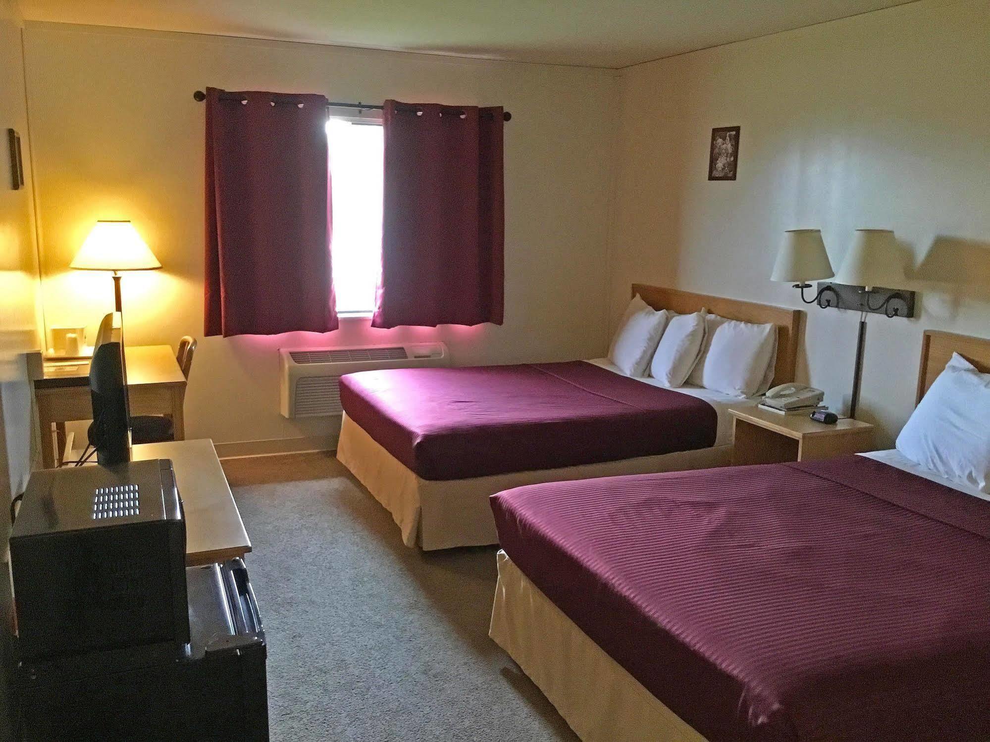 Simple Rewards Inn Shelbina Bagian luar foto
